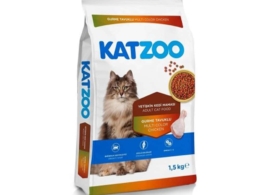 Adult cat food with colored chicken, Catro, 1.5 kg
