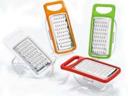 Grater with base